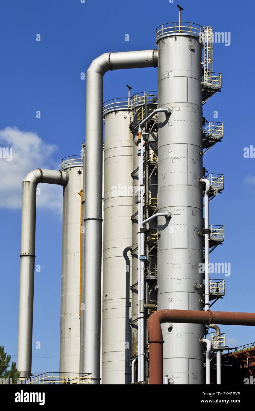 Tar processing hi-res stock photography and images - Alamy