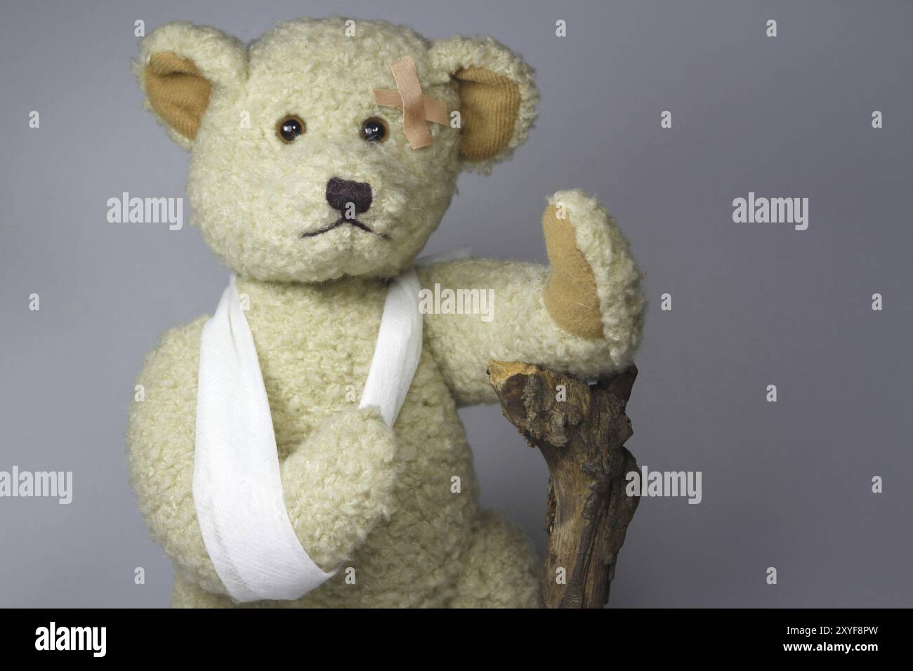 Teddy bear and crutches hi-res stock photography and images - Alamy