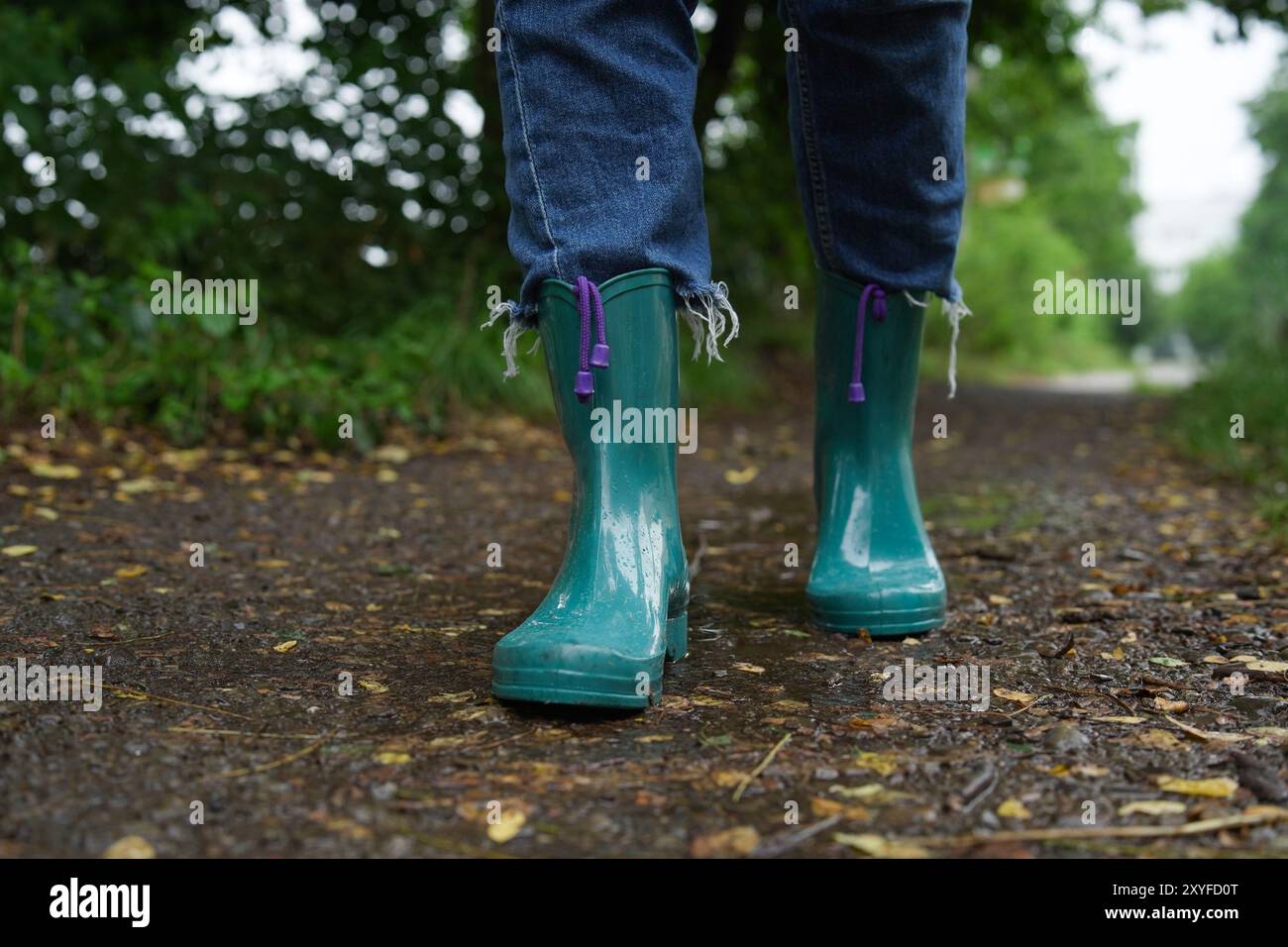 Woman legs in stylish boots hi-res stock photography and images - Alamy