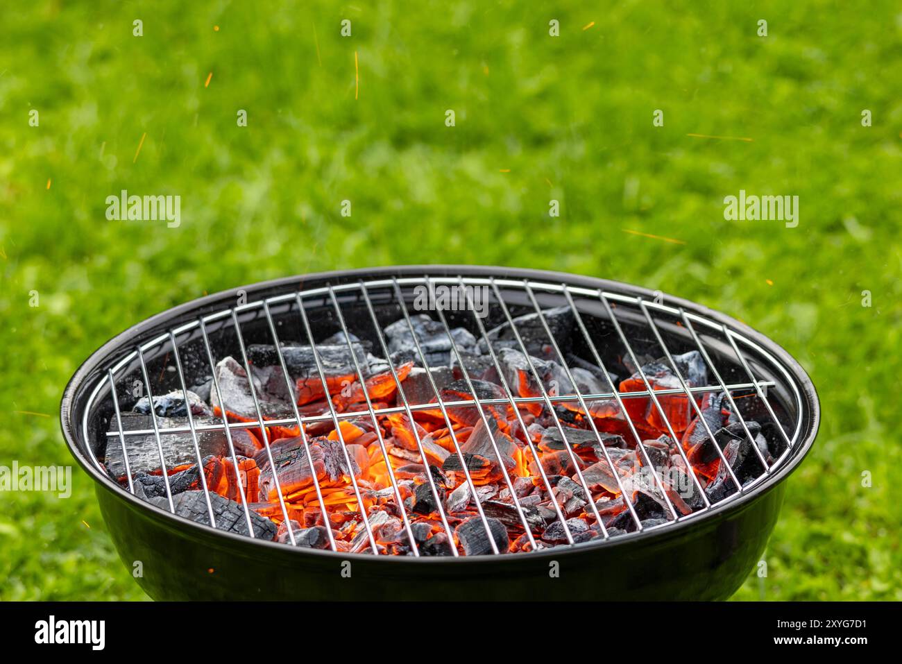 Empty barbecue flaming charcoal hi-res stock photography and images - Alamy