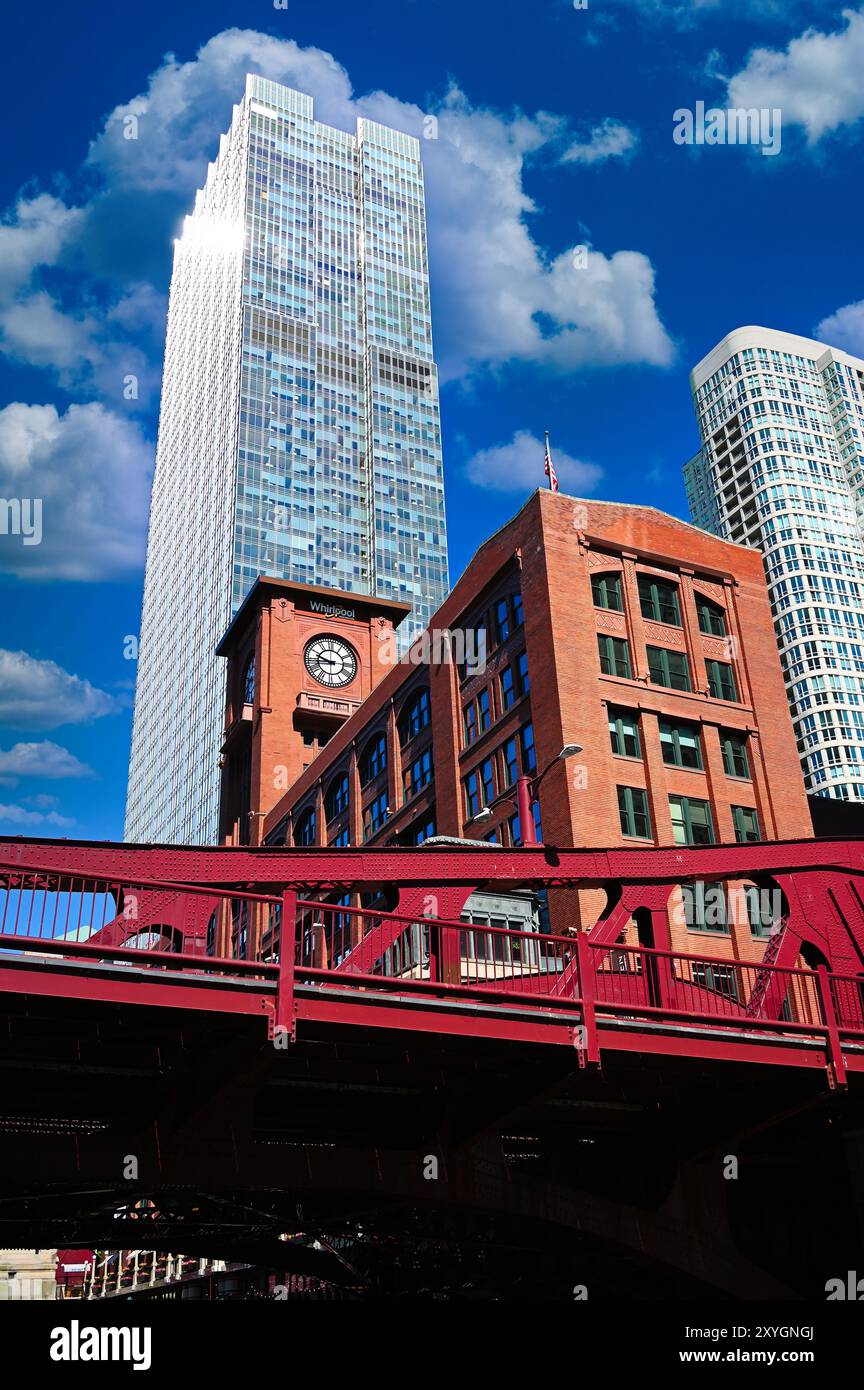 Views of the architecture from the Chicago River Stock Photo - Alamy