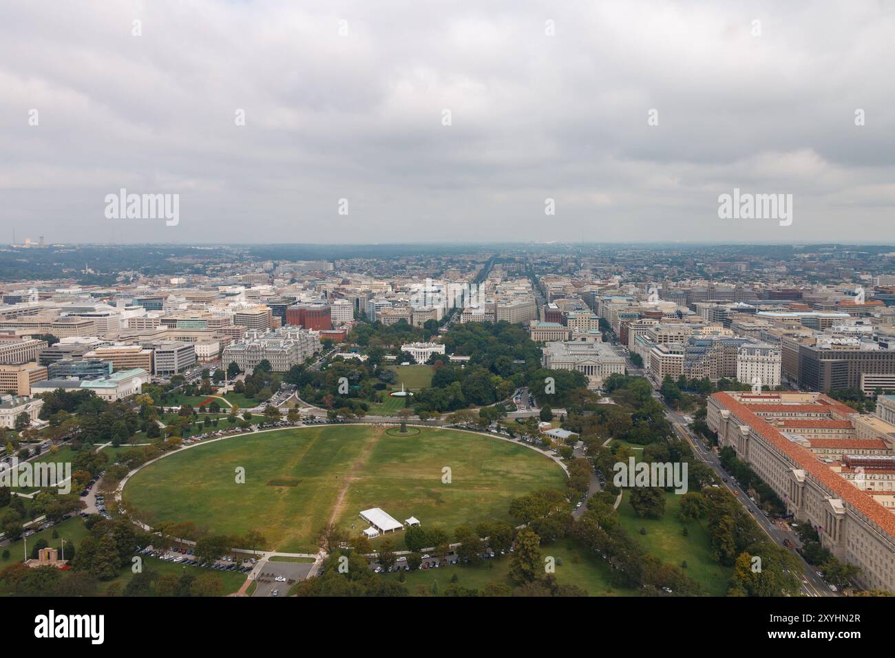 The Elipse, the fountain at the Presidents Park and the White House in