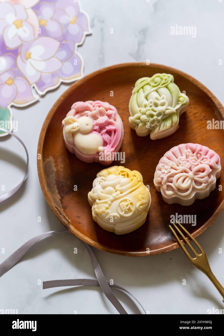 Handmade mooncakes on a plate Stock Photo - Alamy