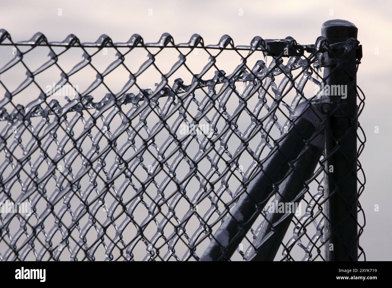 Ice covered fence posts hi-res stock photography and images - Alamy