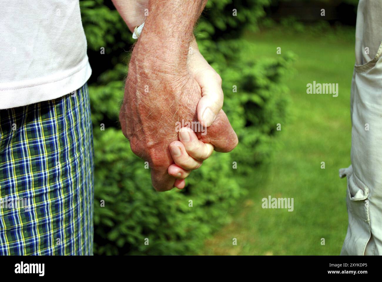 Senior married couple's hands hi-res stock photography and images - Alamy