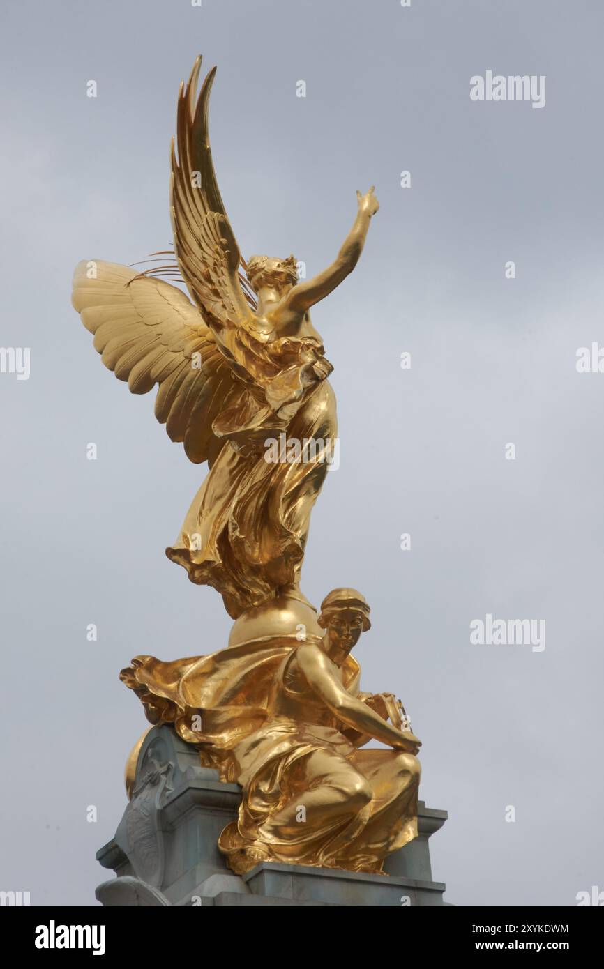 Old Statui Old statue hi-res stock photography and images - Alamy