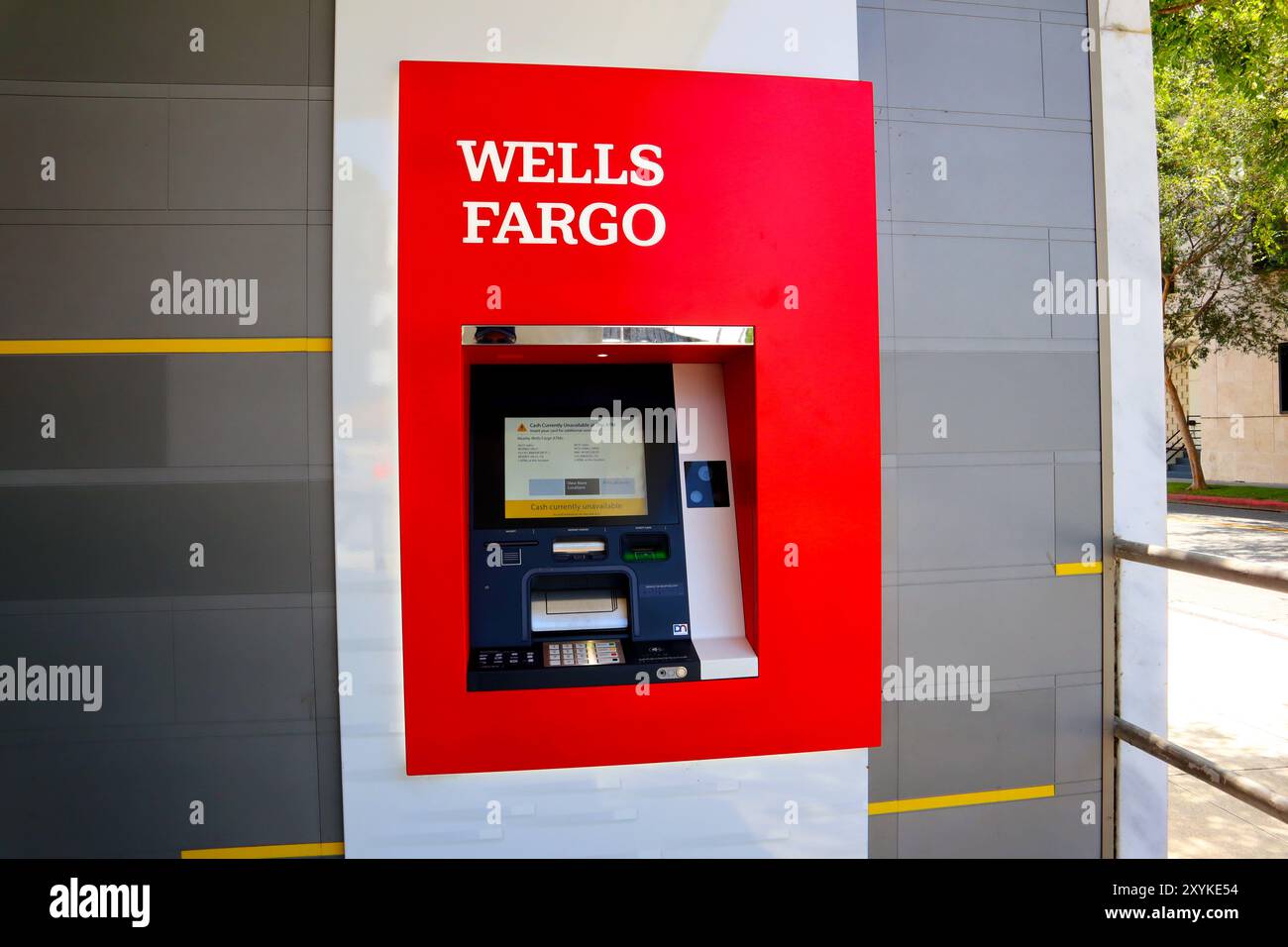 Cash machine united states hi-res stock photography and images - Page 6 -  Alamy
