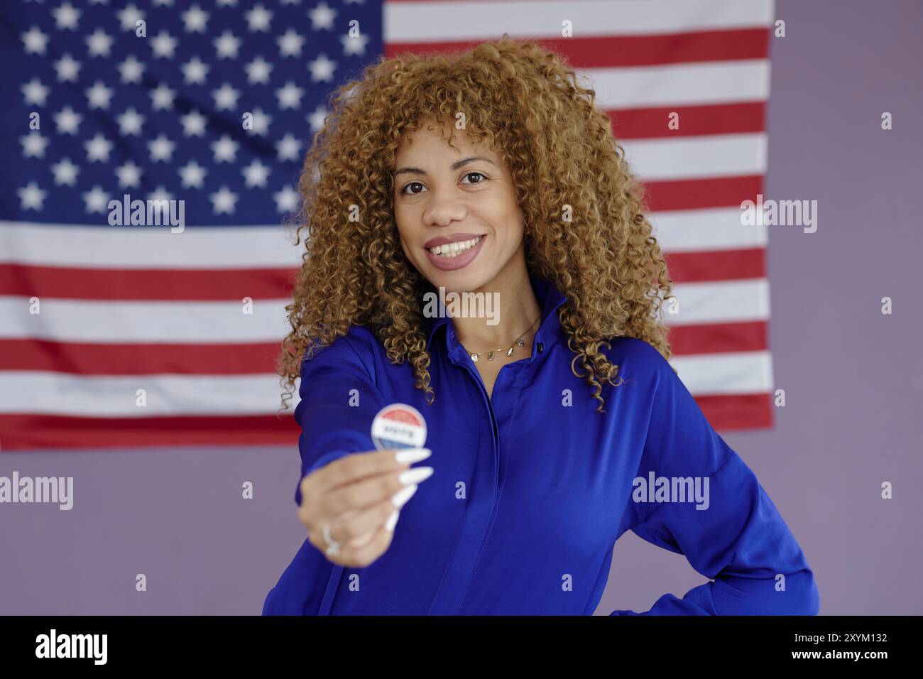 Hispanic voting young hi-res stock photography and images - Alamy