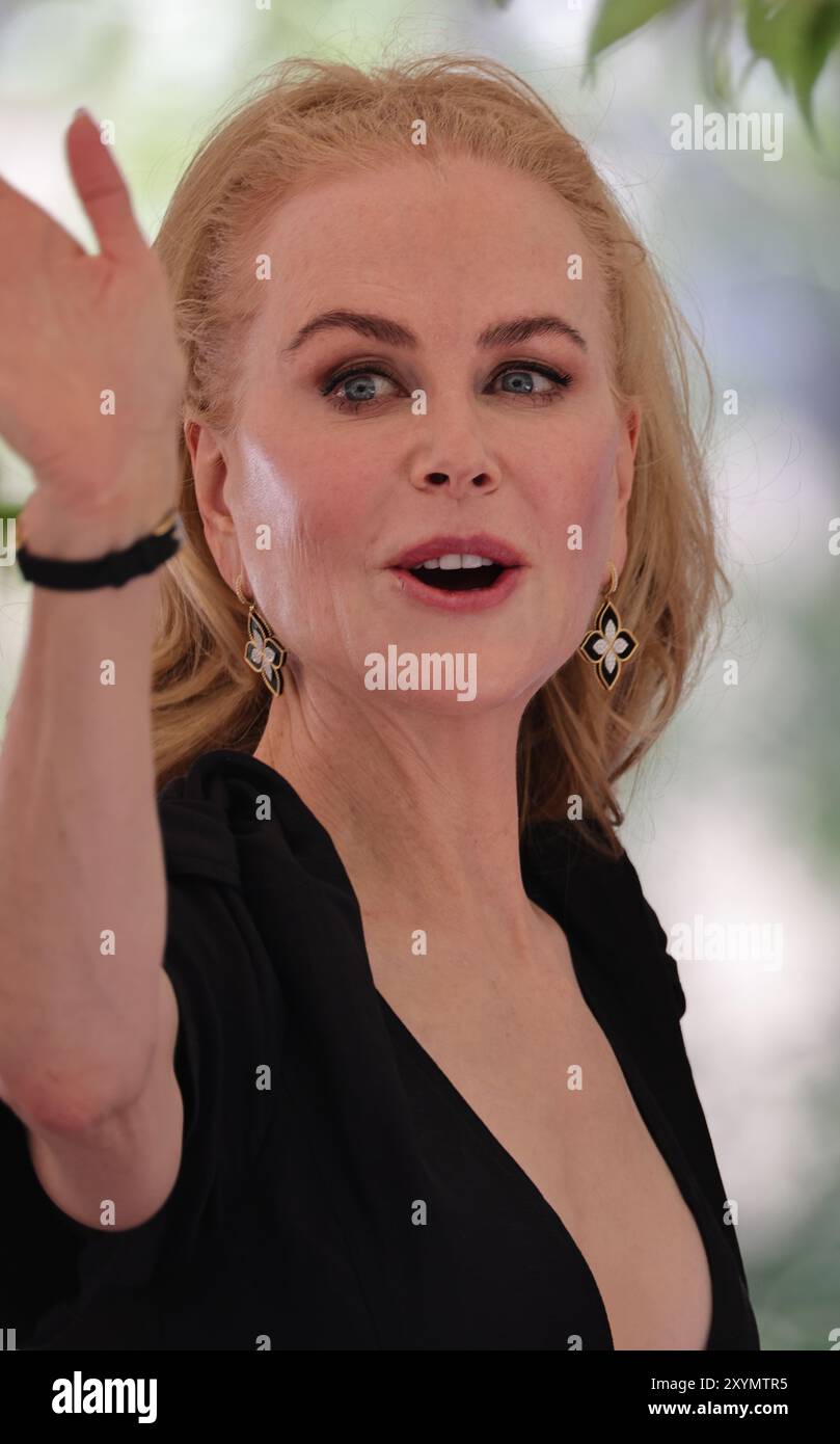 venice-italy-august-30-nicole-kidman-is-seen-at-hotel-excelsior