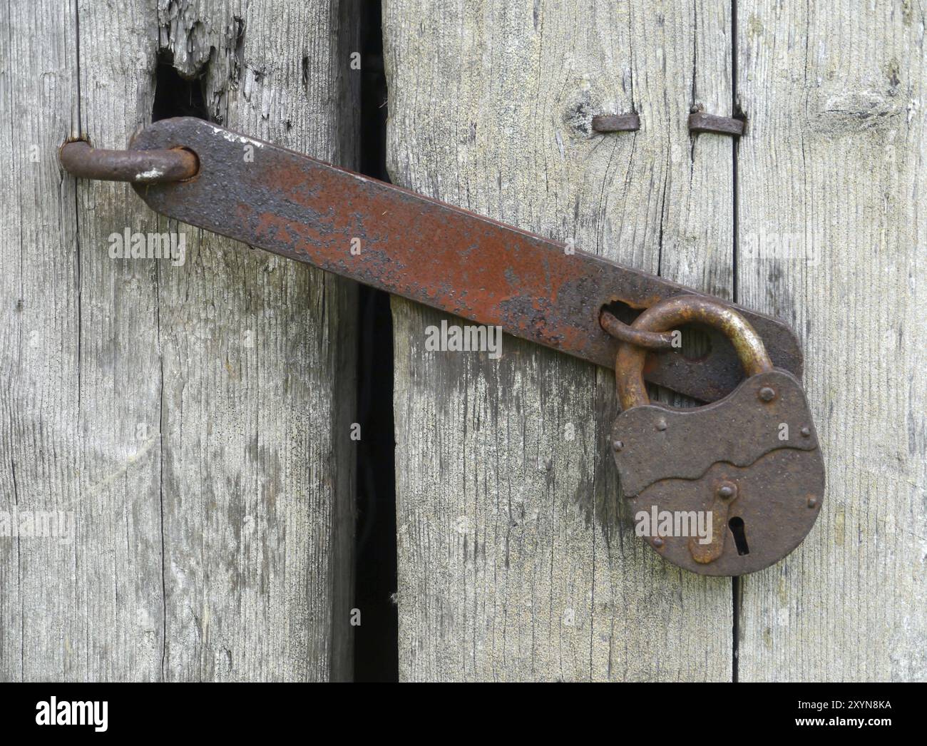 Lock Rusted Dark Shed Padlocked shed door hi-res stock photography and images - Alamy