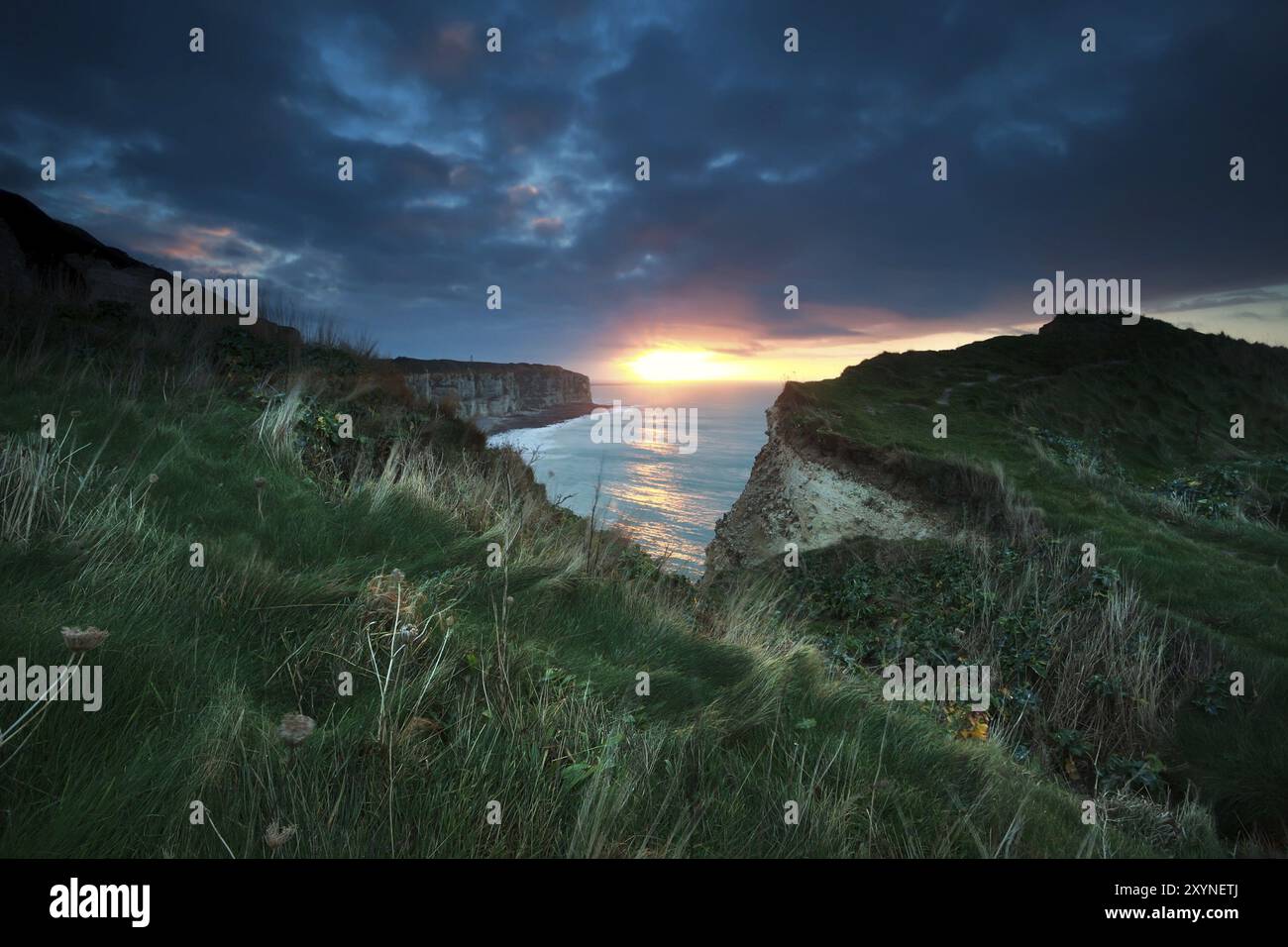 Etretat sunset photo hi-res stock photography and images - Alamy