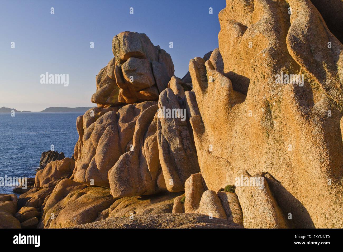 Bizzare rock formations on the Cote de Granit Rose Stock Photo - Alamy