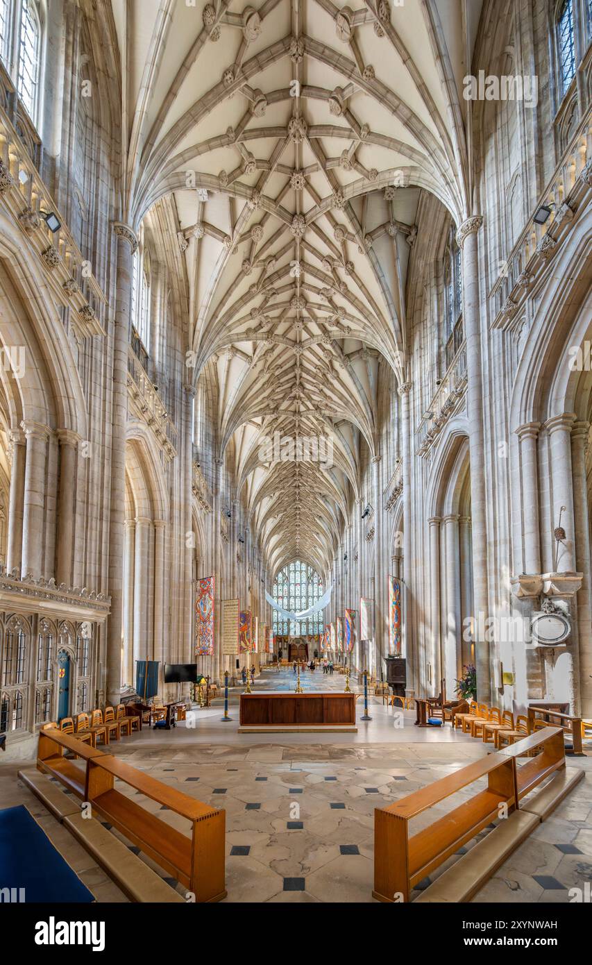 Gothic winchester cathedral hi-res stock photography and images - Alamy