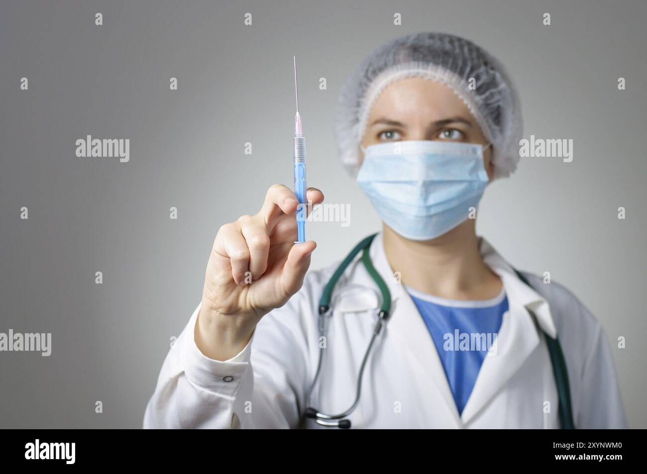 Doctor mask treating sick hi-res stock photography and images - Alamy