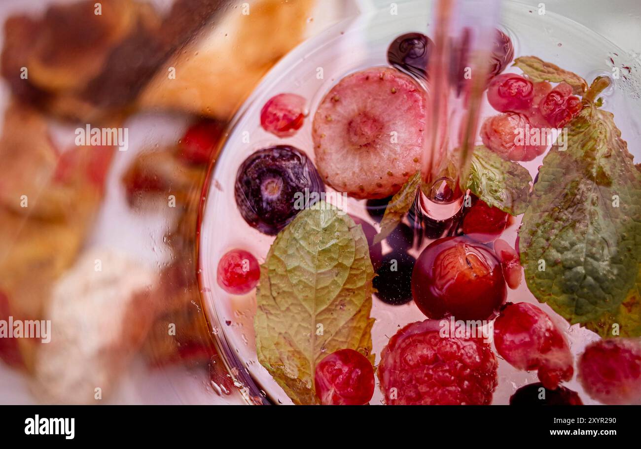 Fruit cocktail illustration hi-res stock photography and images - Alamy