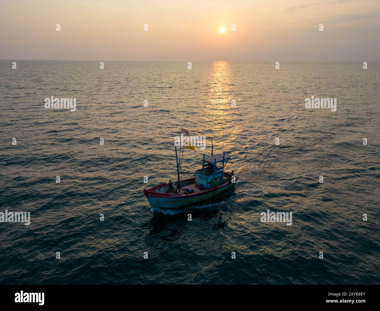 Boat in sunset hi-res stock photography and images - Alamy