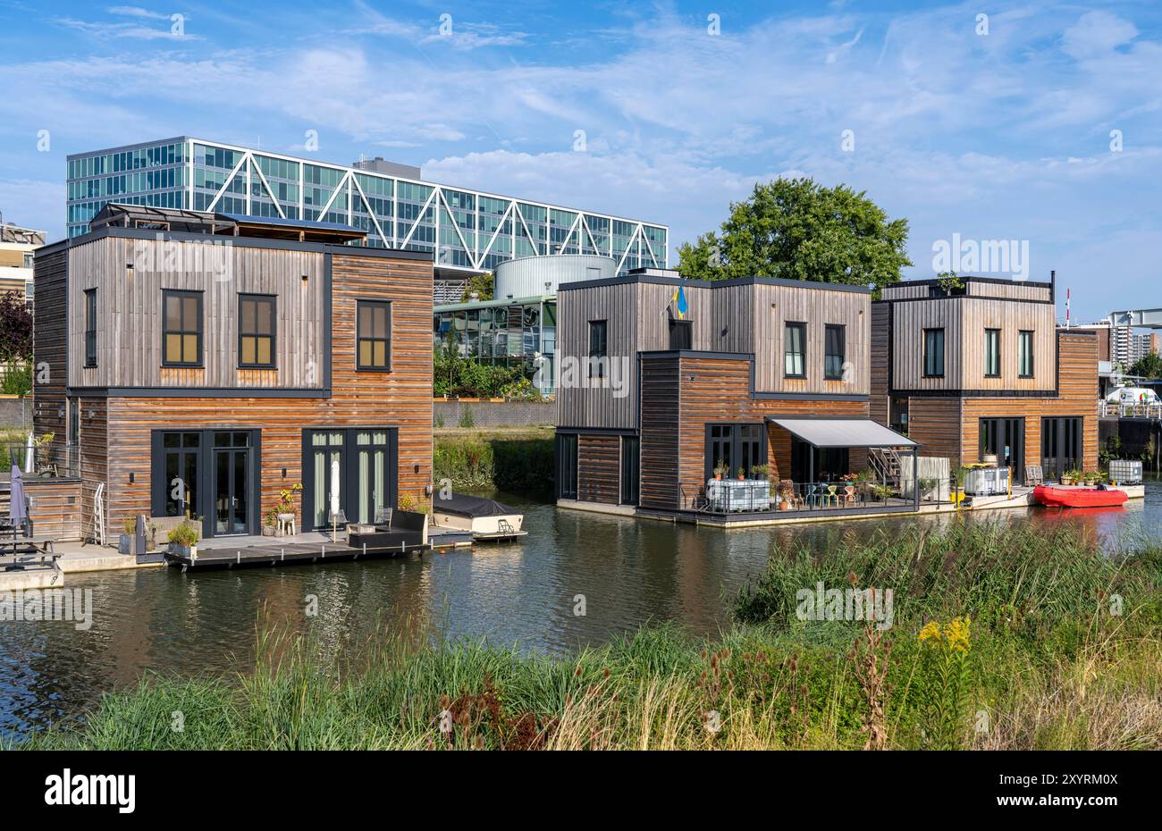 18 Floating residential buildings Havenlofts Nassauhaven, energy ...
