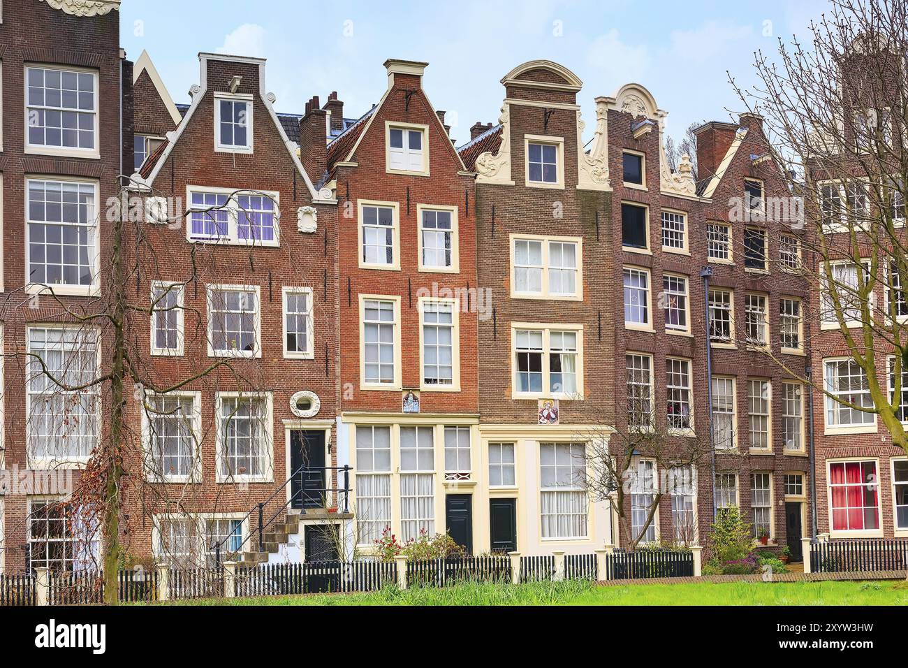 House home houses homes residence patio hi-res stock photography and ...