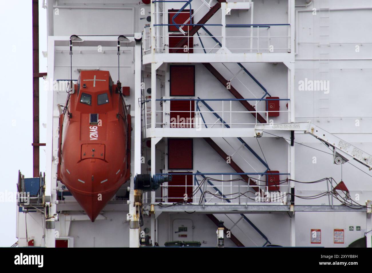 Lifeboat freighter ship hi-res stock photography and images - Alamy