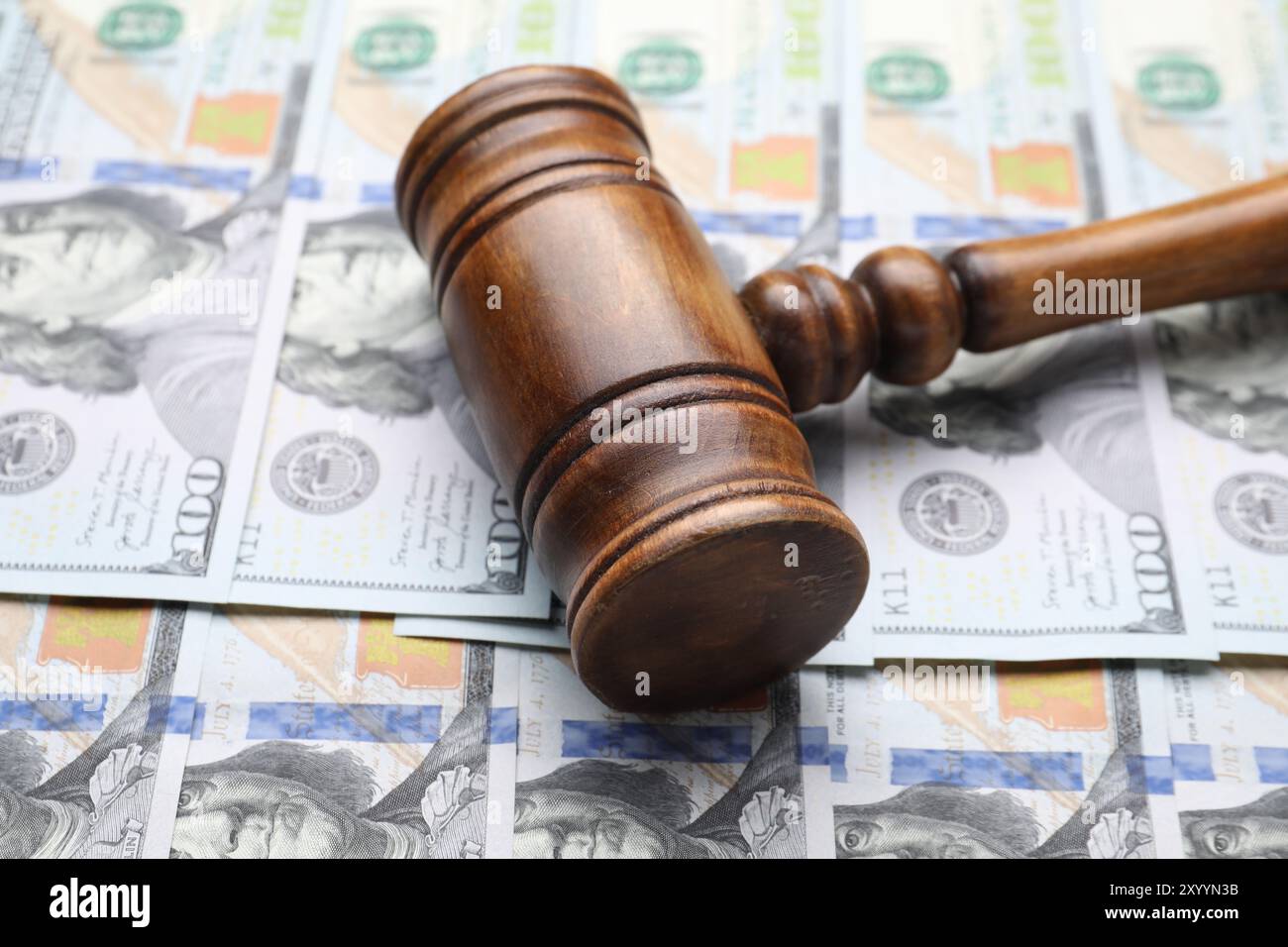 Judge gavel and money hi-res stock photography and images - Page 19 - Alamy