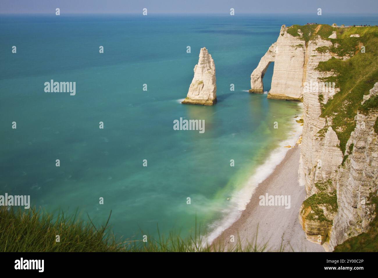 coast-of-etretat-etretat-with-the-porte-d-aval-and-the-aiguille-rock