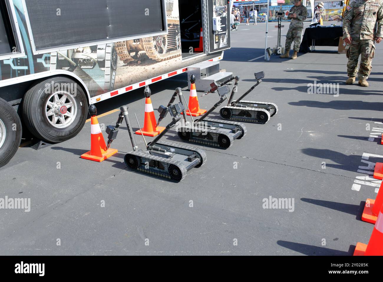 Robot army tank hi-res stock photography and images - Alamy