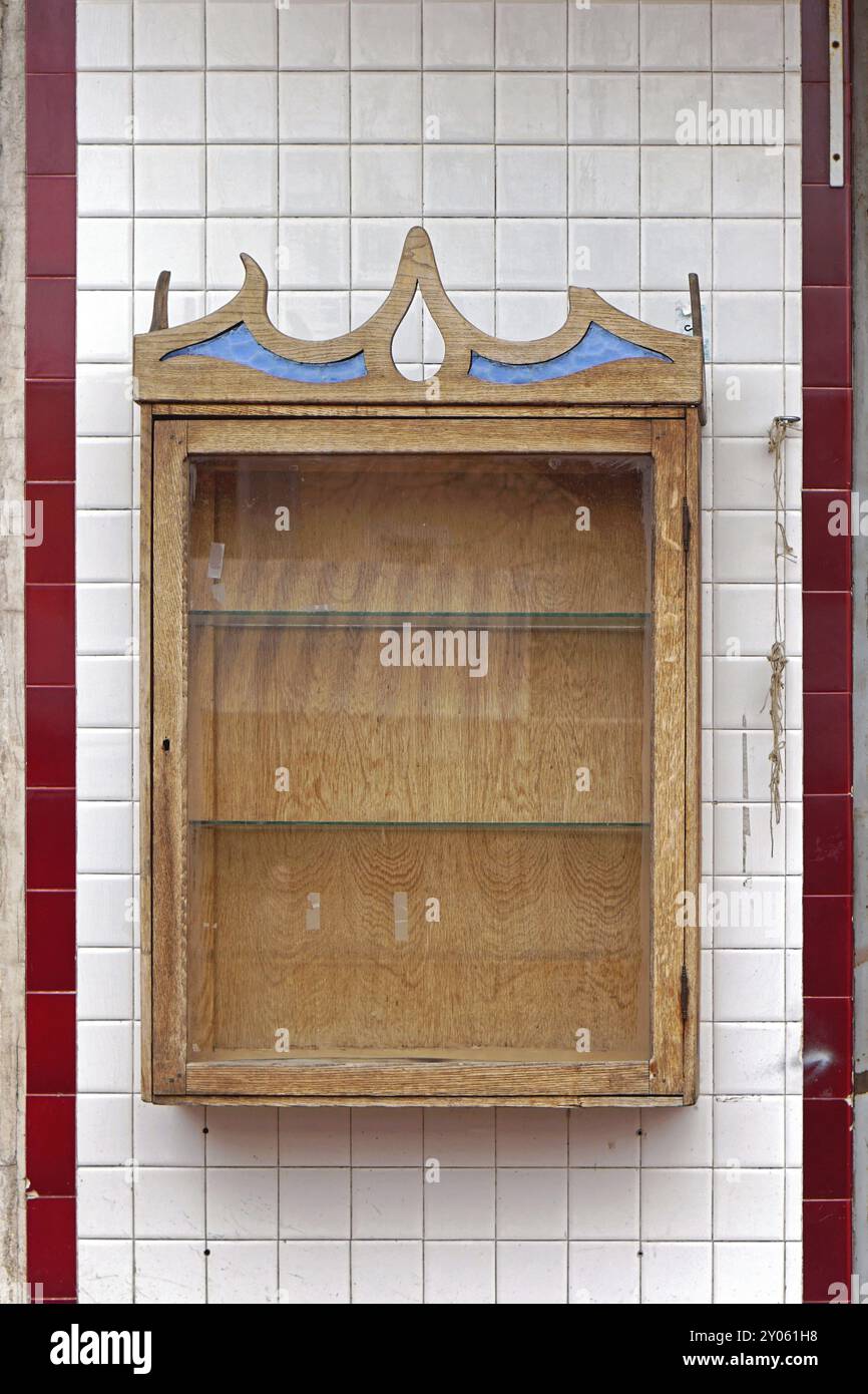Empty outdoor windowsill hi-res stock photography and images - Alamy