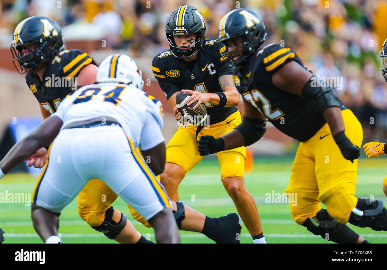 August 31, 2024: App State senior Joey Aguilar (4) takes snap. NCAA ...
