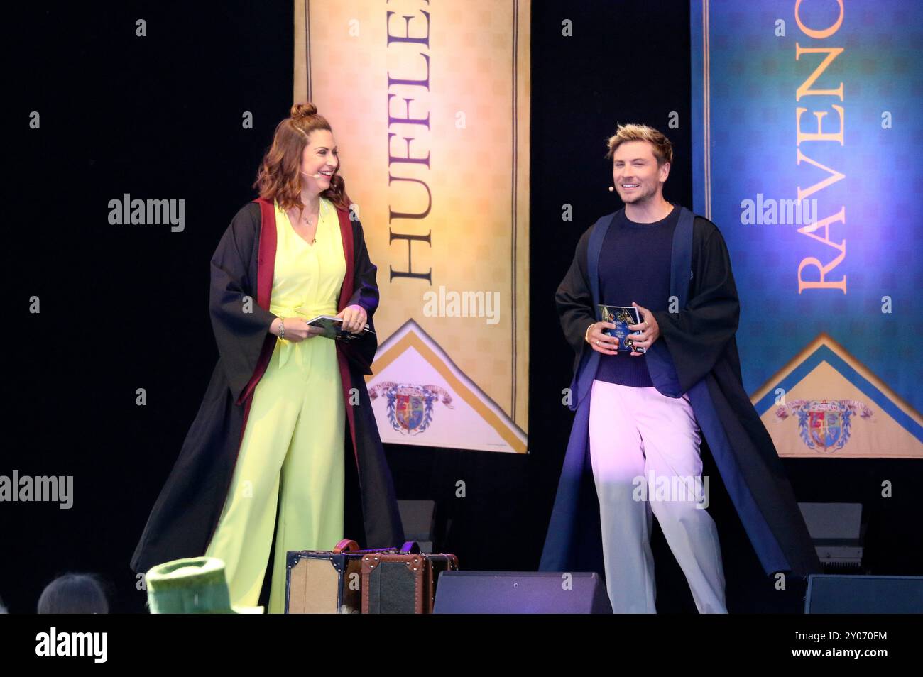 Madita van Hülsen und Jannik Schümann beim 'Back to Hogwarts' Fan-Event am Großmarkt. Hamburg, 01.09.2024 Stock Photo