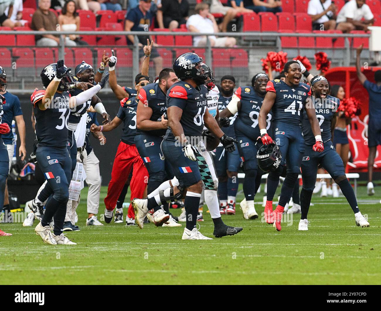 Davidson Larochel (Paris Musketeers #41), Jason Aguemon (Paris Musketeers #2), Maxime Roger (Paris Musketeers #36),  Paris Musketeers vs. Munich Ravens, American Football, European League of Football, Wild Card, Saison 2024, 31.08.2024,  Foto: EIBNER/Florian Schust Stock Photo