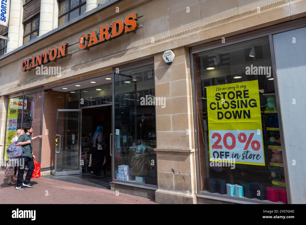 Price cutting hi-res stock photography and images - Alamy