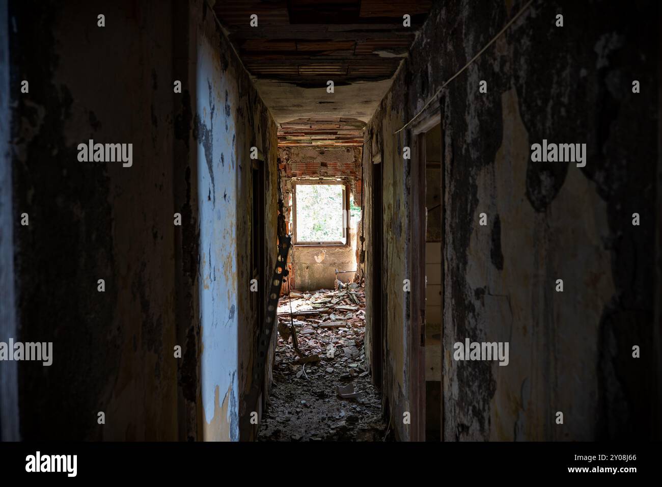 Old ruined window in an abandoned building Stock Photo - Alamy