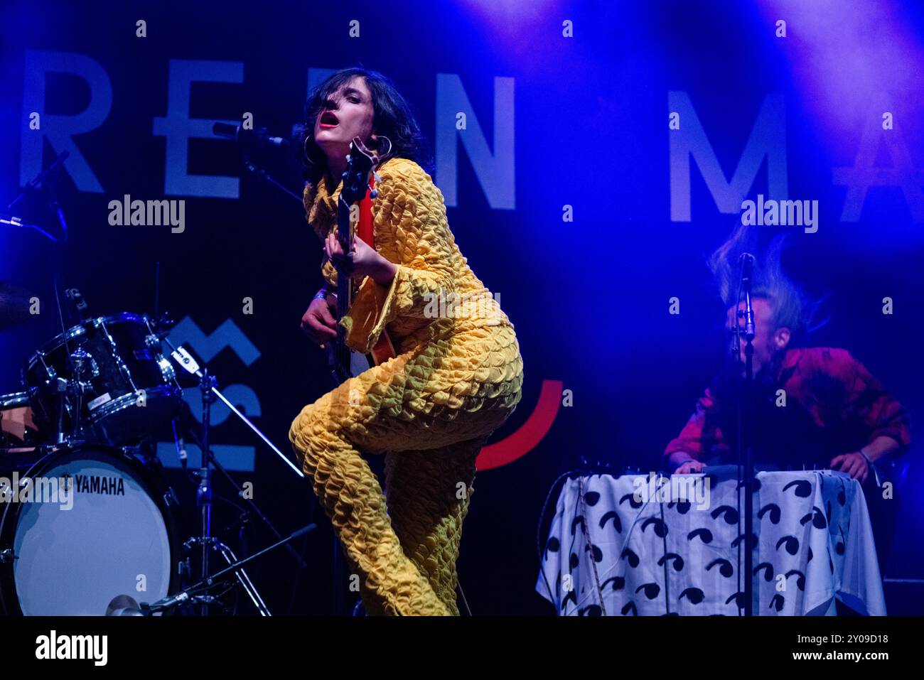 ISLET, CONCERT, 2024: Emma Daman Thomas singer and bass player from the ...