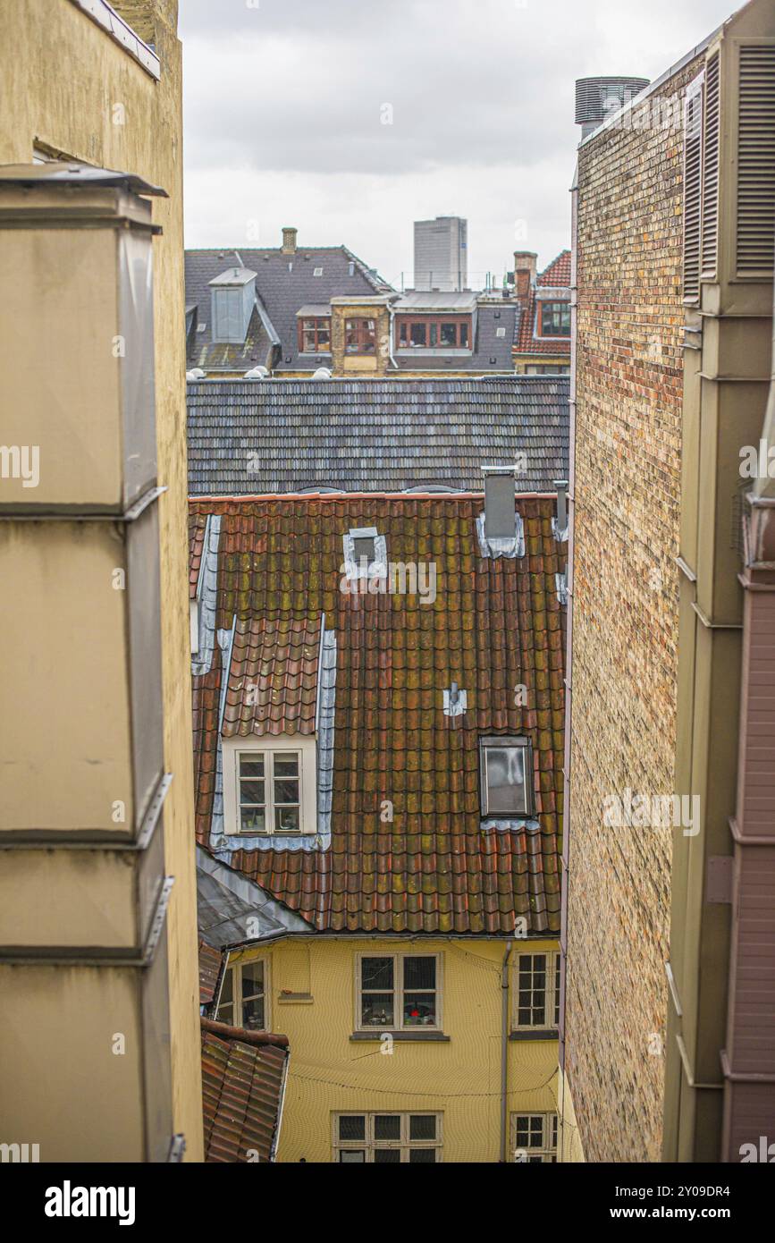 Old rooftops hi-res stock photography and images - Alamy