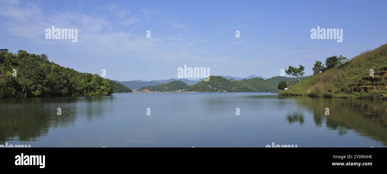 Lakes and tropical rainforests hi-res stock photography and images - Alamy