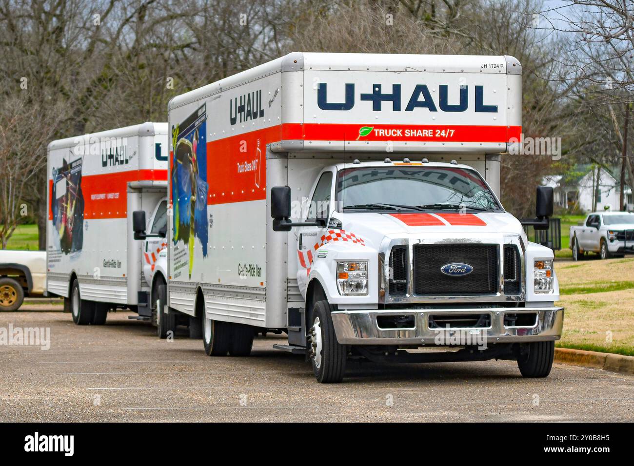 Uhaul truck hi-res stock photography and images - Alamy