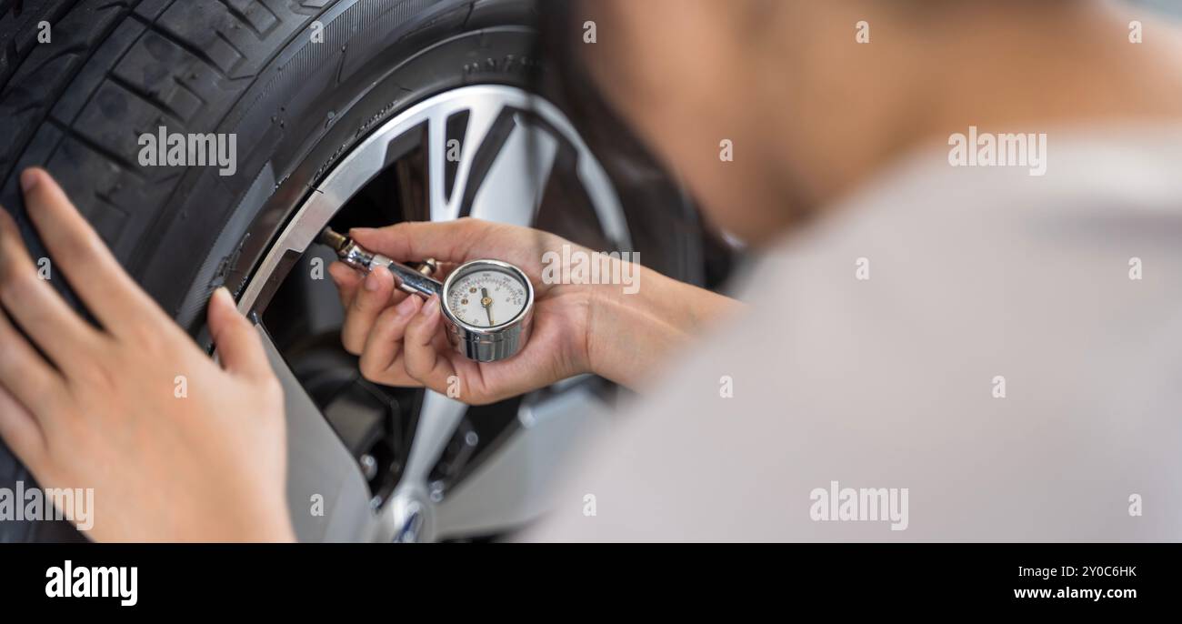 Tyre pressure gauge hi-res stock photography and images - Alamy