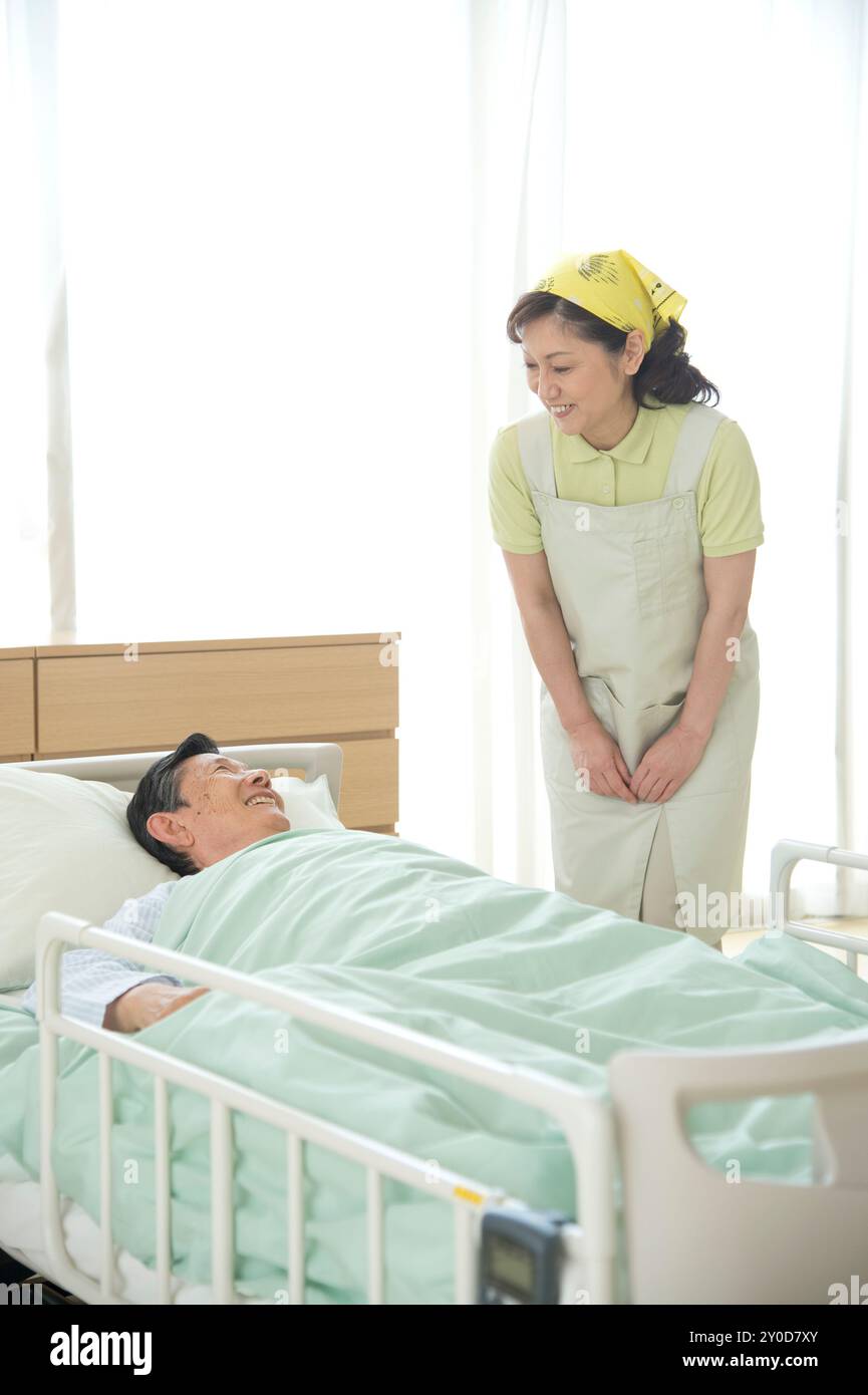 Elderly select hi-res stock photography and images - Alamy
