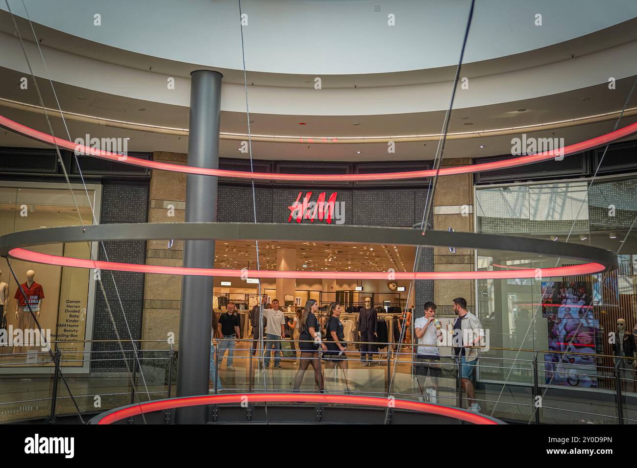 Allee h&m sales