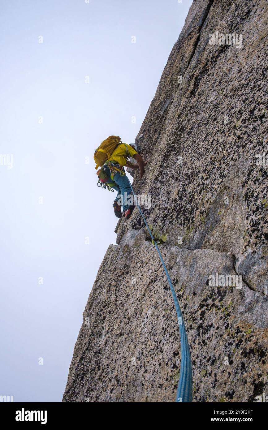 Vertical climb hi-res stock photography and images - Alamy