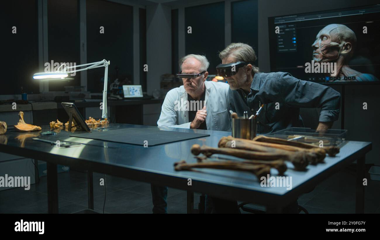 Archaeological Lab Lab discussion tablet science hi-res stock photography and images - Alamy