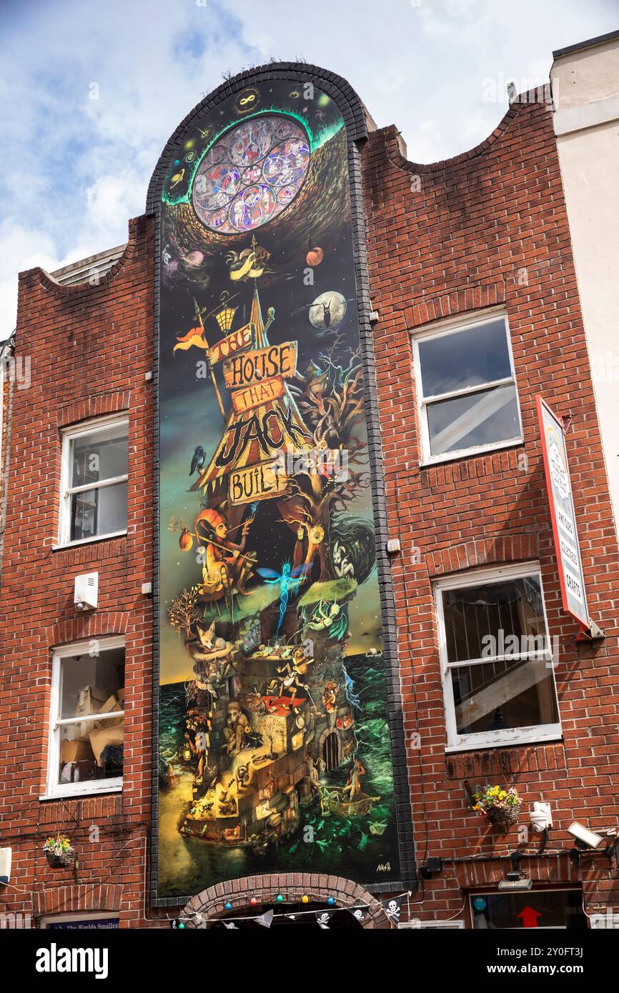 UK, England, Devon, Plymouth, Barbican, Southside Street, The House that Jack Built mural Stock Photo