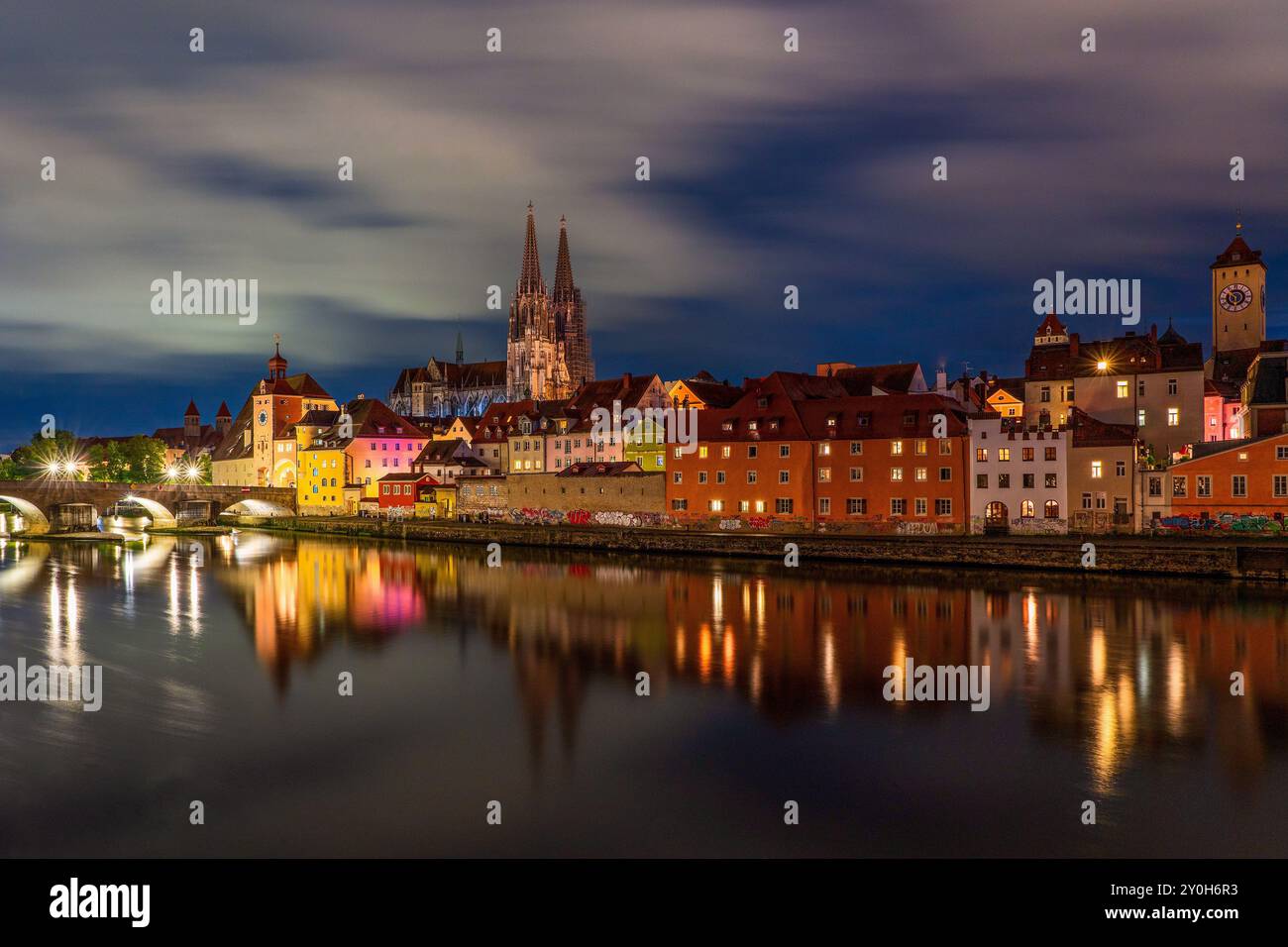 panoramic-view-of-regensburg-s-old-town-on-the-danube-in-germany-stock