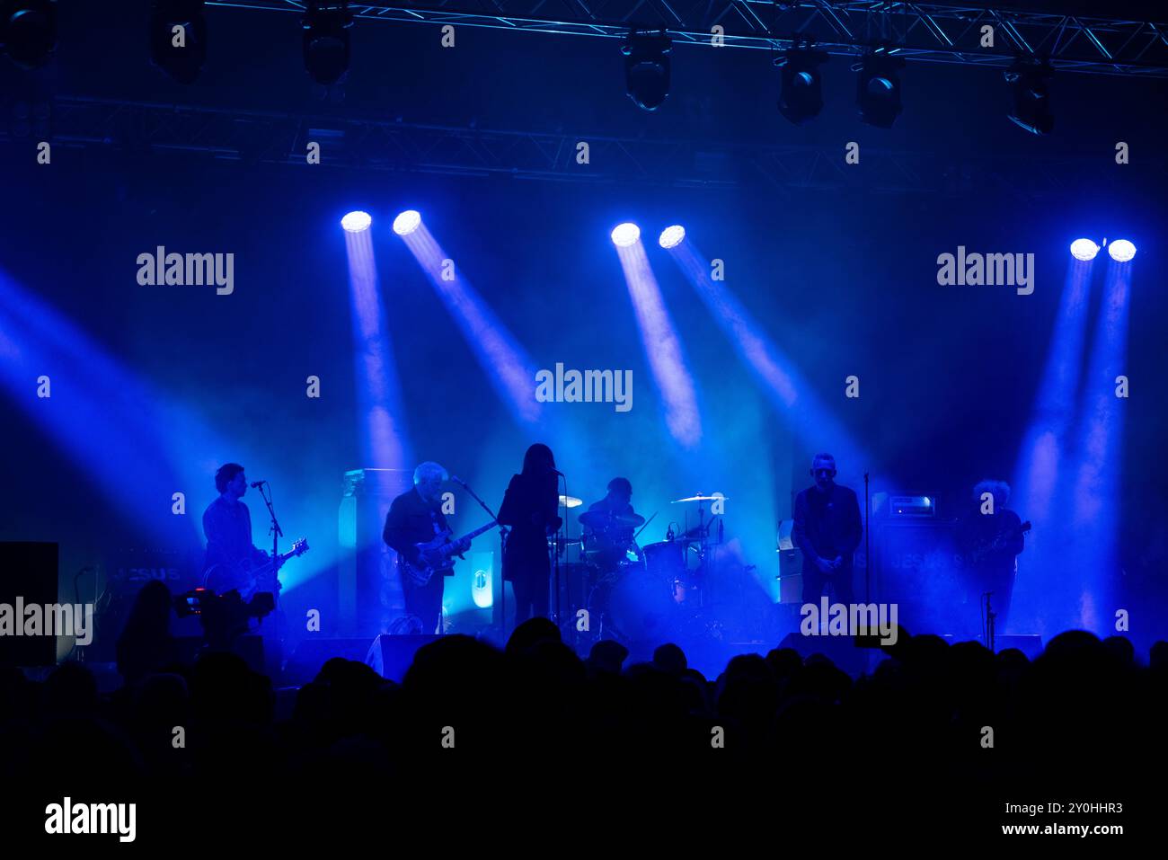 THE JESUS AND MARY CHAIN, CONCERT, 2024: Full band view from the sound ...