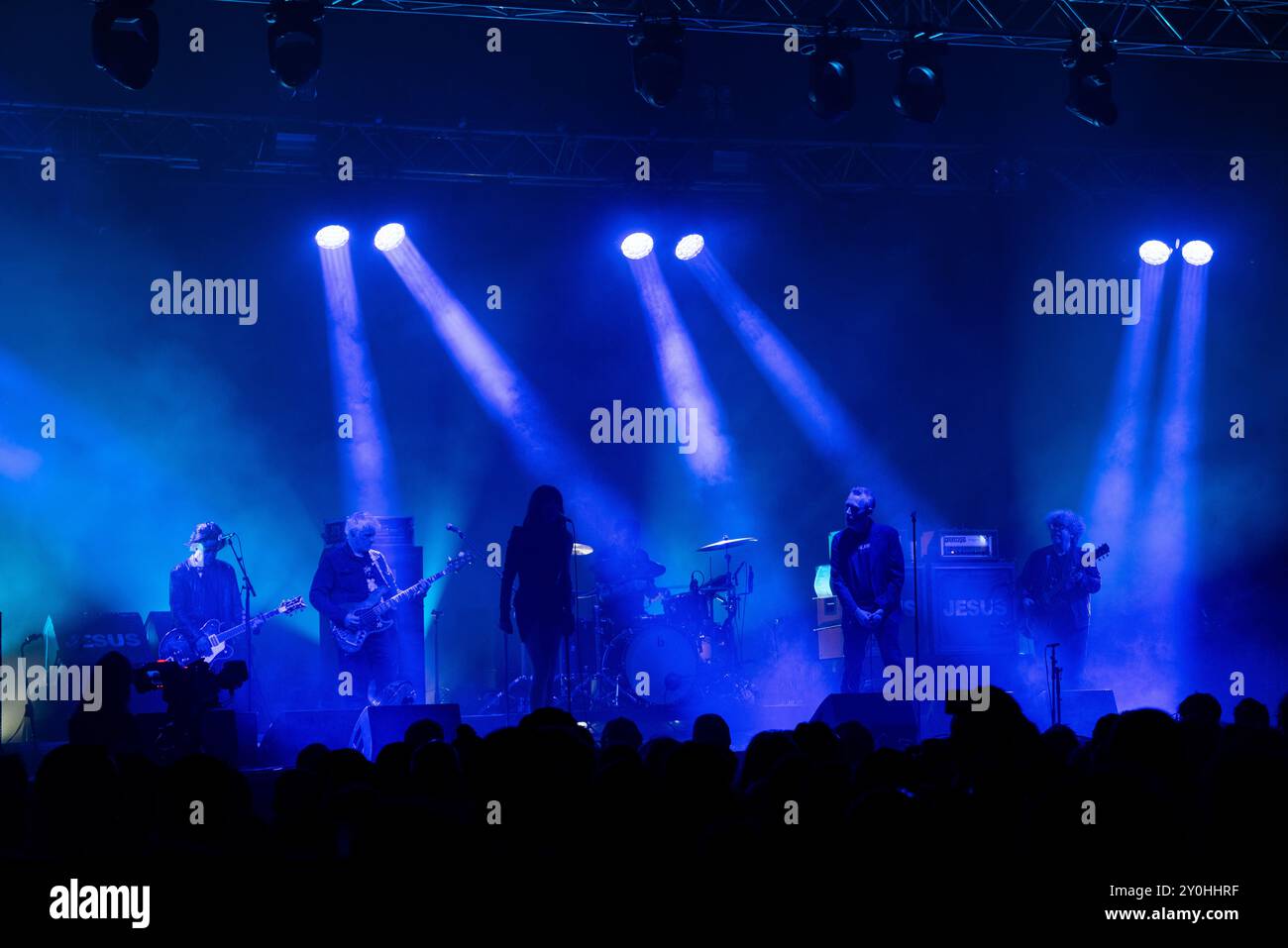 THE JESUS AND MARY CHAIN, CONCERT, 2024: Full band view from the sound ...