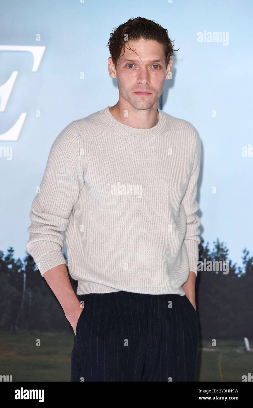 Billy Howle bei der Premiere der Netflix Mini-Serie The Perfect Couple ...