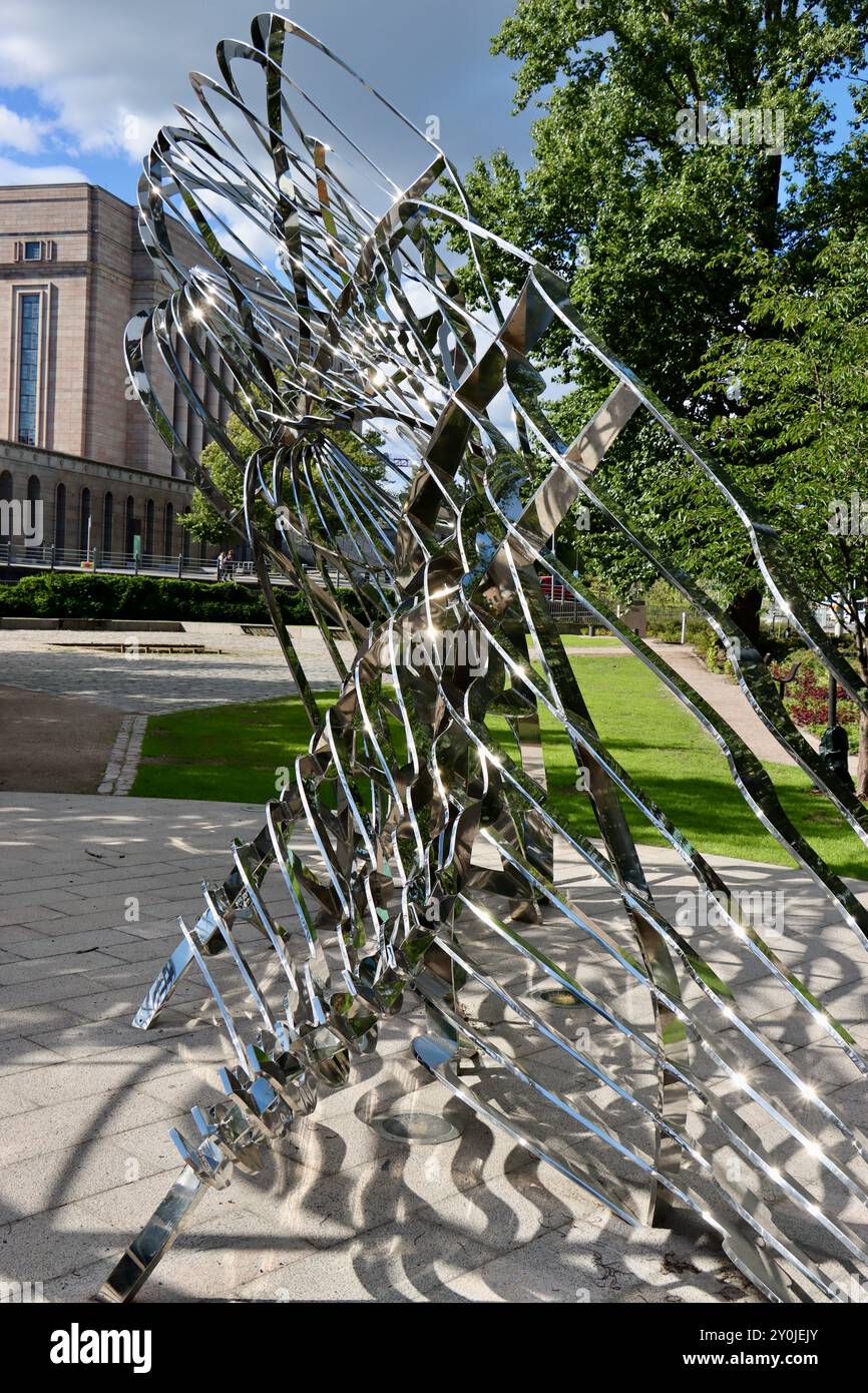 Memorial to former president Mauno Koivisto, Välittäjä (The Mediator) sculpture, central Helsinki, Finland, August 2024 Stock Photo