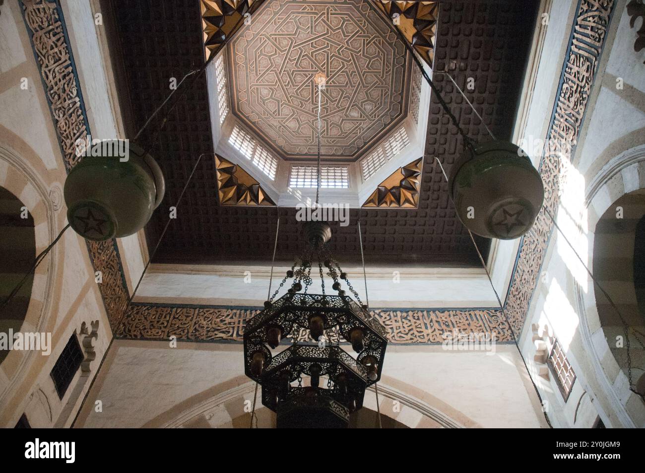 Al Azhar Mosque, claimed to be the world's oldest university, in the Islamic quarter of Cairo, Egypt Stock Photo