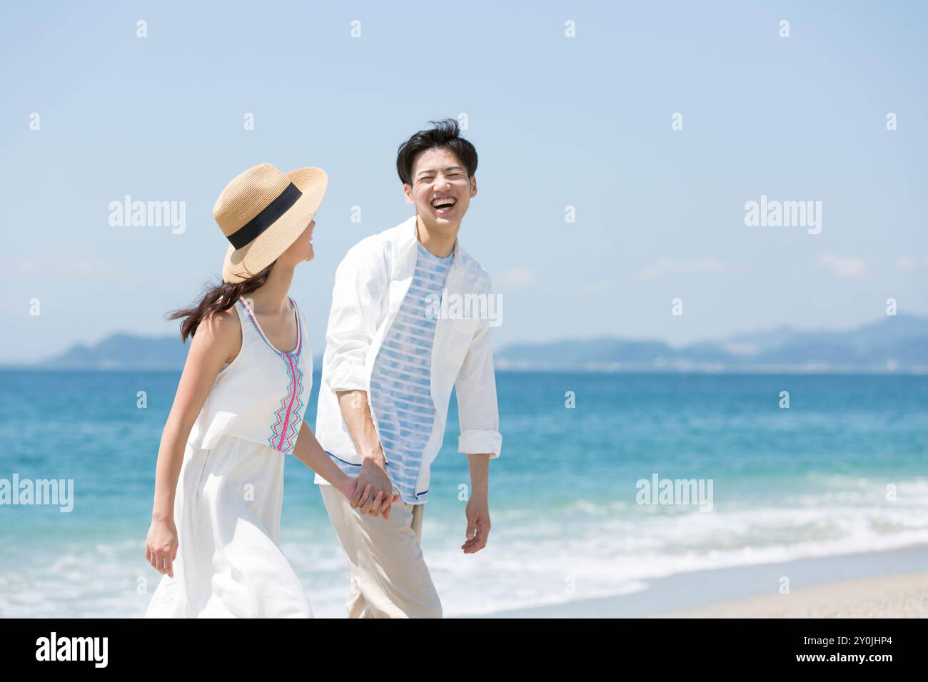 Couple university holding hands hi-res stock photography and images - Alamy