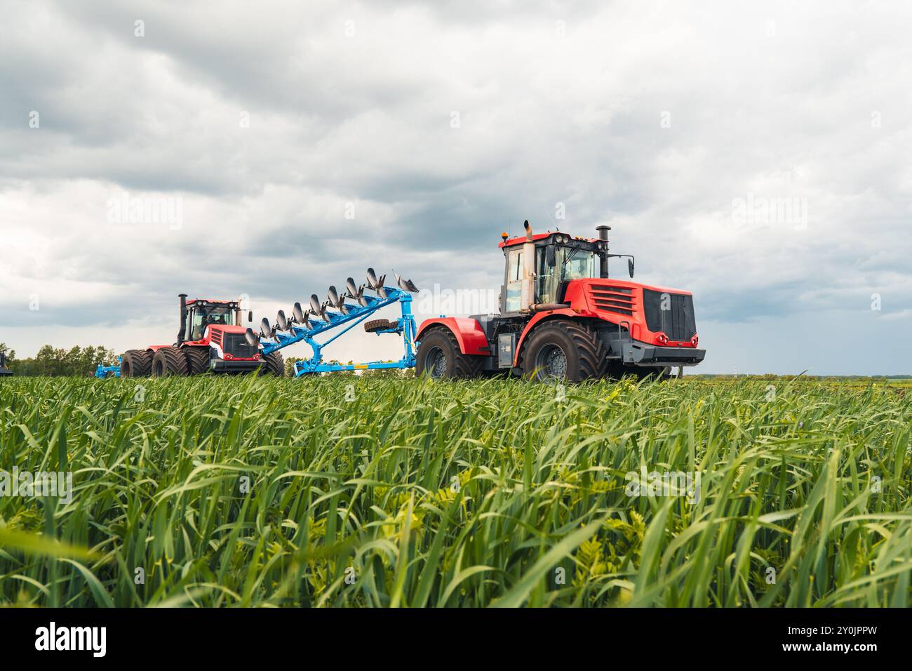 Tractor haystack hi-res stock photography and images - Alamy